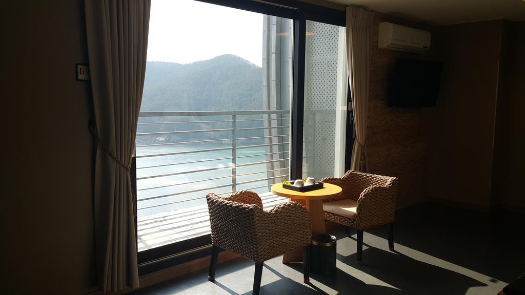 Radiance Tourist Hotel Geoje Luaran gambar