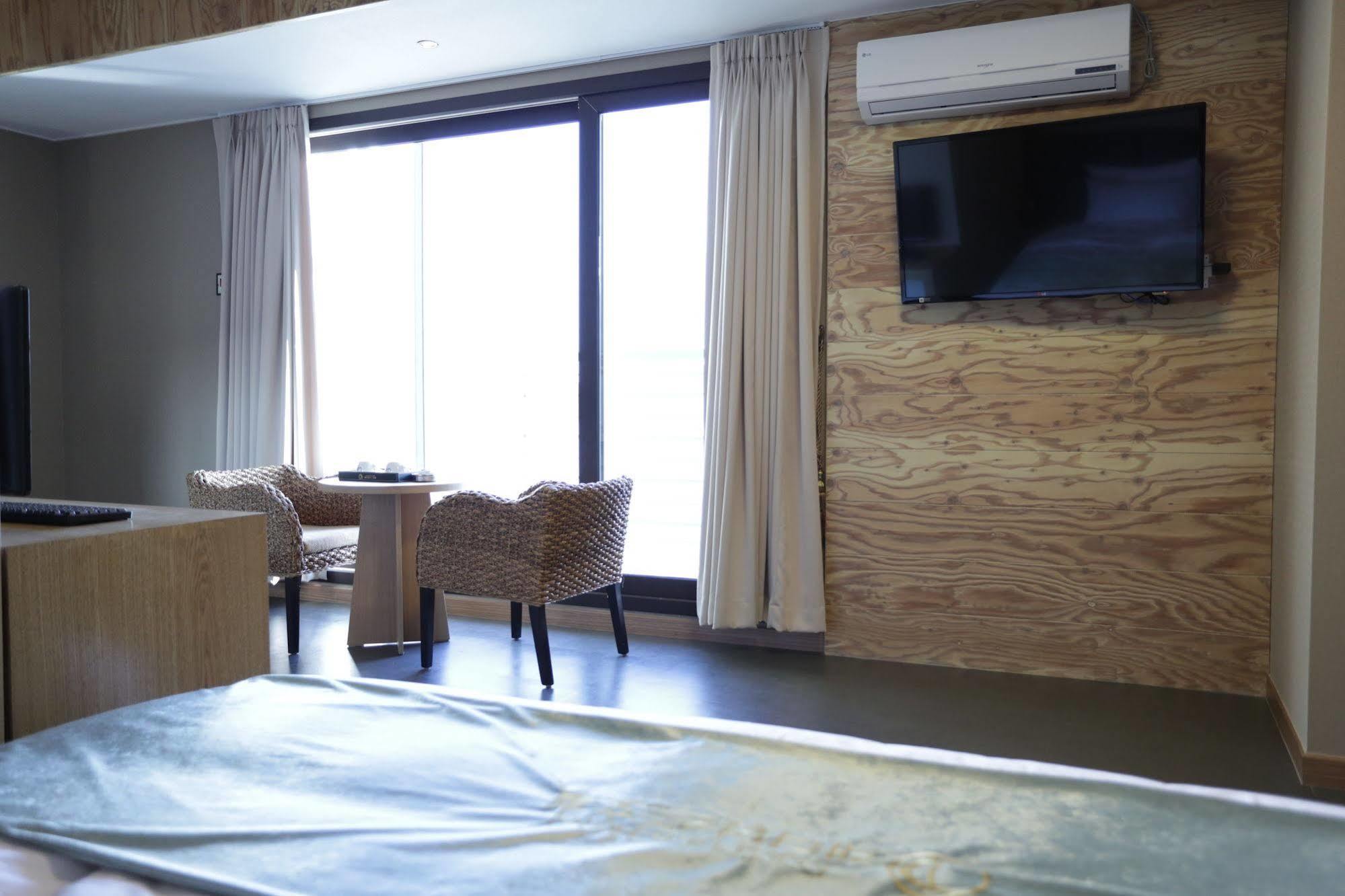 Radiance Tourist Hotel Geoje Luaran gambar