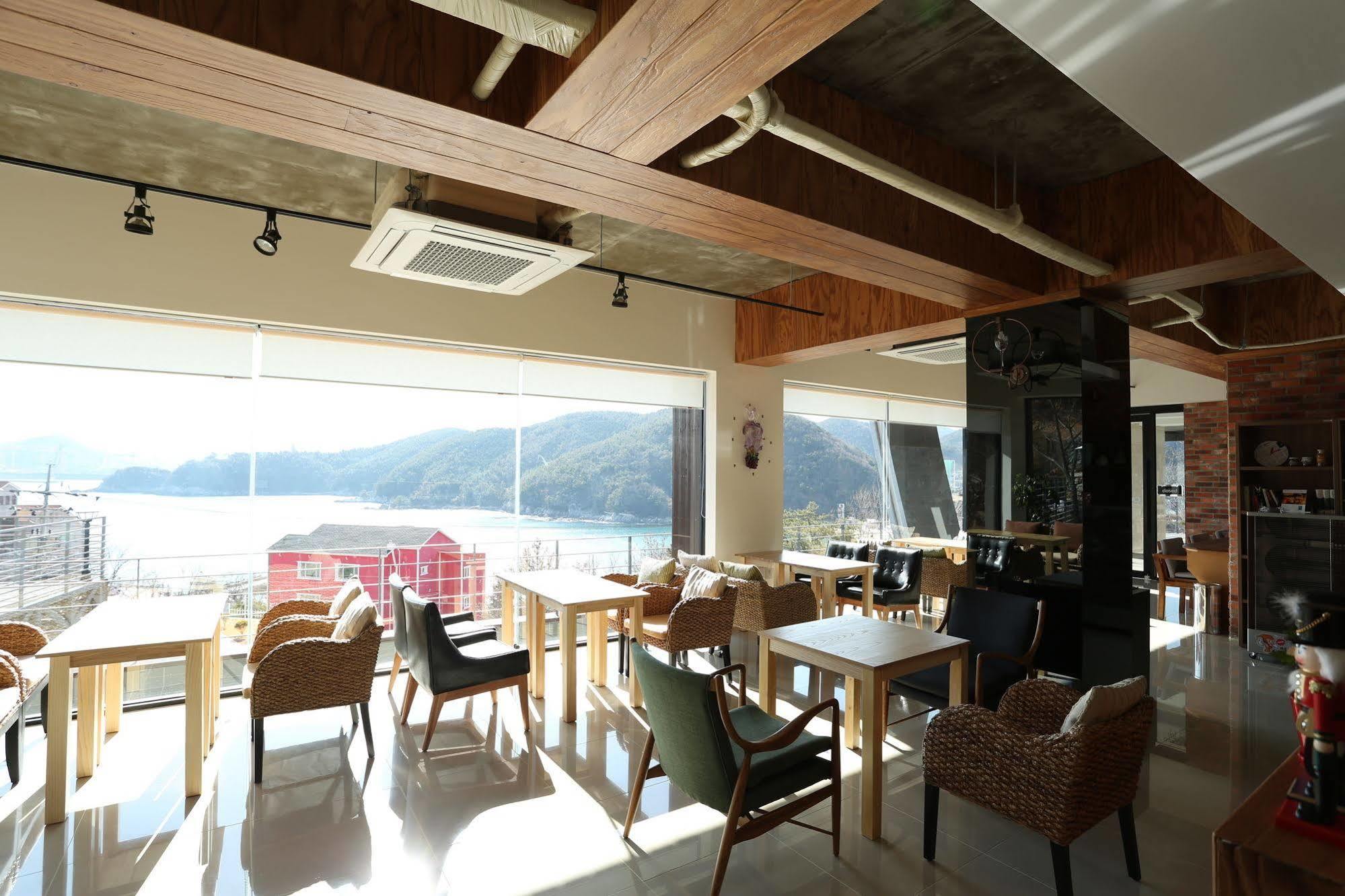 Radiance Tourist Hotel Geoje Luaran gambar