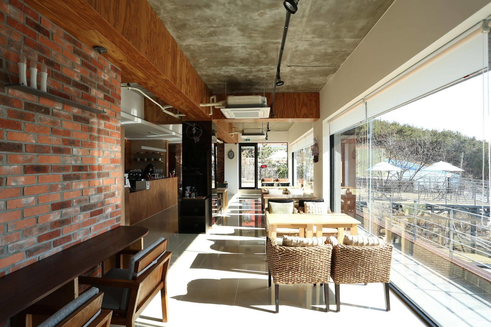 Radiance Tourist Hotel Geoje Luaran gambar